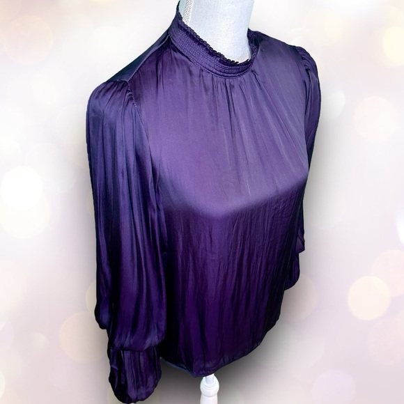 NWT Carmen Marc Valvo Bubbled Tiered Sleeve Top in “Aubergine” Size Medium - Picture 12 of 12